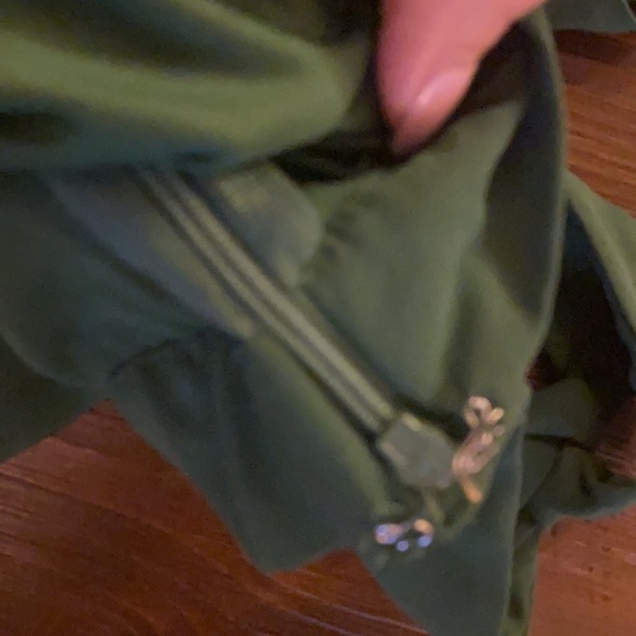 Love Tree Green Crossover Crop Top with Butterfly Sleeves - Picture 6 of 8